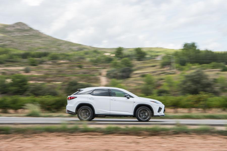  Lexus RX450h F-Sport 2019 года  (WW) (фото 13 из 42)